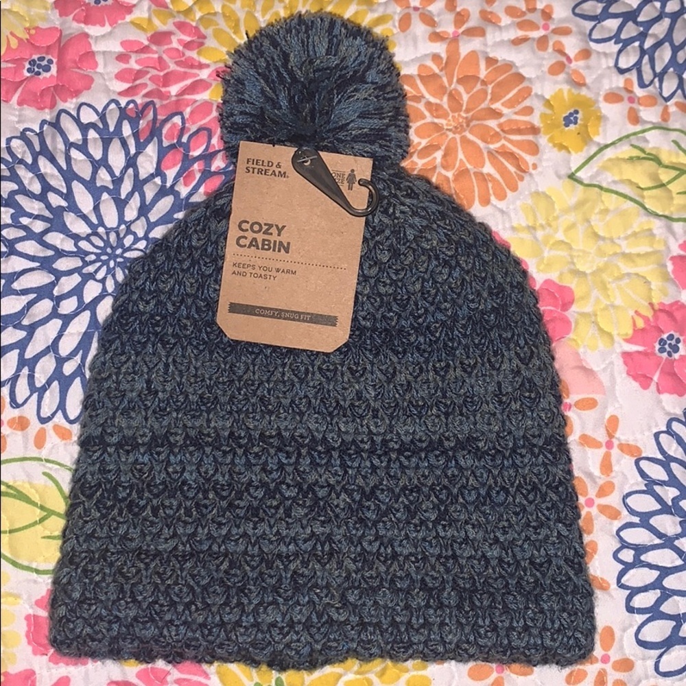 NWT COZY CABIN POM BEANIE